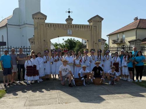 Духови: Обичај краљице